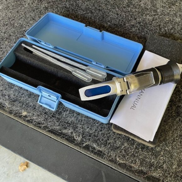 ATC Portable Refractometer - Picture 2 of 3